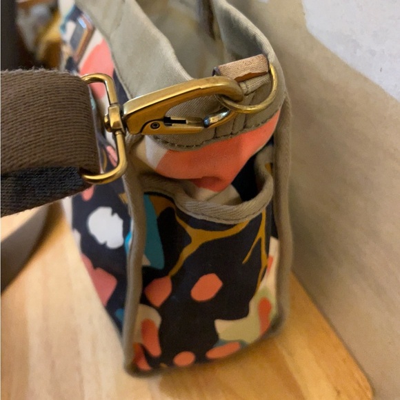 Fossil Multicolor Floral Print Canvas Weekender Bag. - Picture 12 of 16